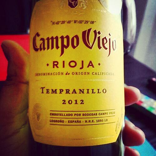 Rioja, Tempranillo 2012, Campo Viejo. Parfait pour une bouffe charcut' entre potes... #vino  #vivino