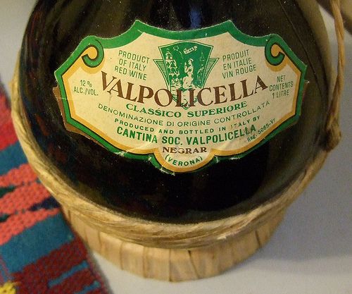 ITALIAN RED WINE ---VALPOLICELLA 1974 VINTAGE Label closeup Pic 1