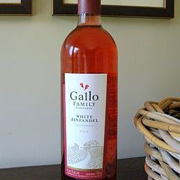 Gallo Family Vineyards White Zinfandel bottle
