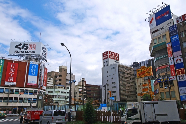 ワインバザール
