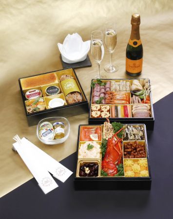 新年の乾杯はシャンパンで！　ヴーヴ・クリコがセットになった「KANDO NIPPON おせち with ヴーヴ・クリコ ハーフボトル」が予約開始