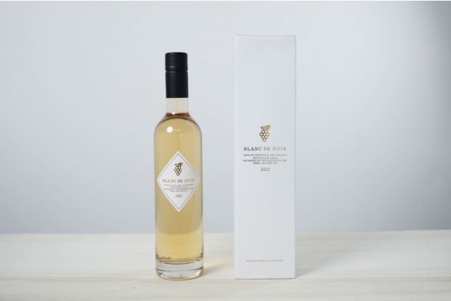 黒ぶどうでつくる888本限定の白ワイン「BLANC DE NOIR」発売